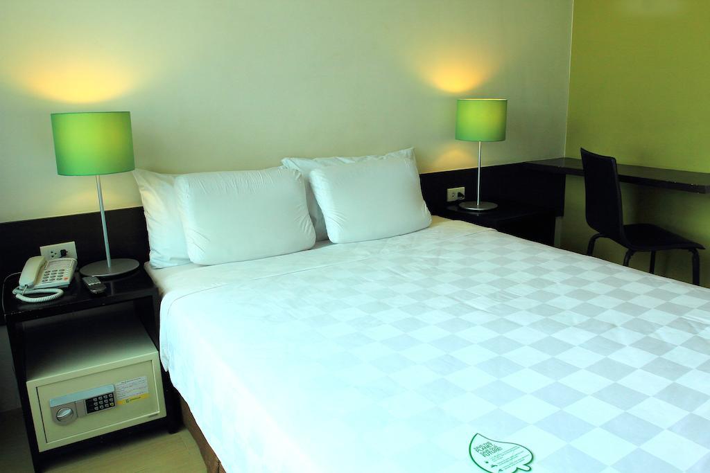 Go Hotels Plus Mandaluyong Szoba fotó