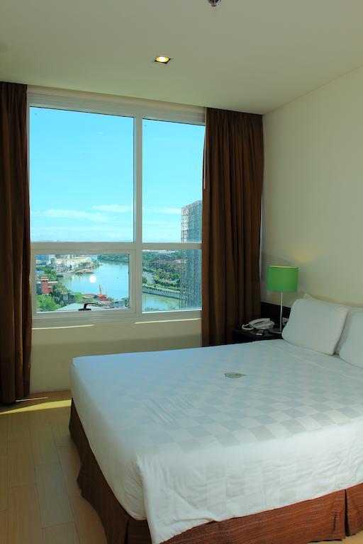 Go Hotels Plus Mandaluyong Kültér fotó