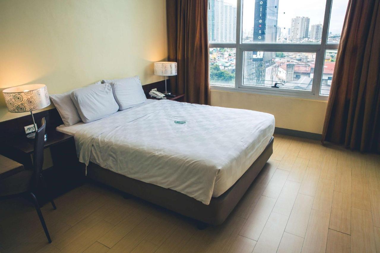 Go Hotels Plus Mandaluyong Kültér fotó