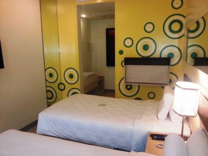 Go Hotels Plus Mandaluyong Kültér fotó